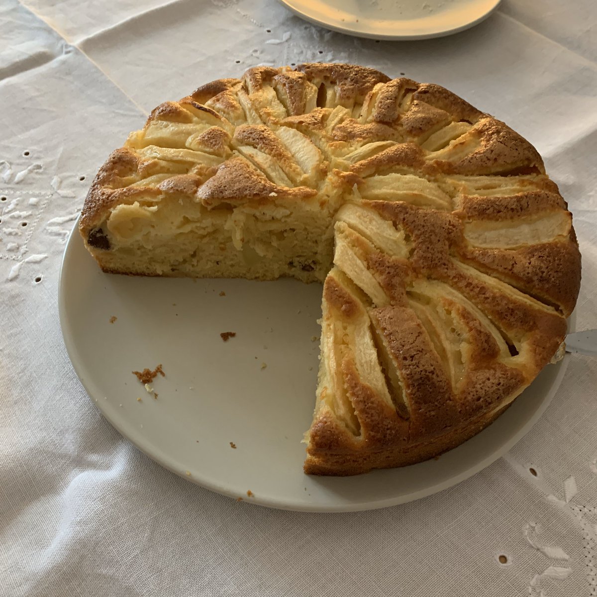 folkitaly's tweet photo. Una squisita torta di #mele fatta seguendo la #ricetta della #nonna! https://t.co/IuSvdAJen3