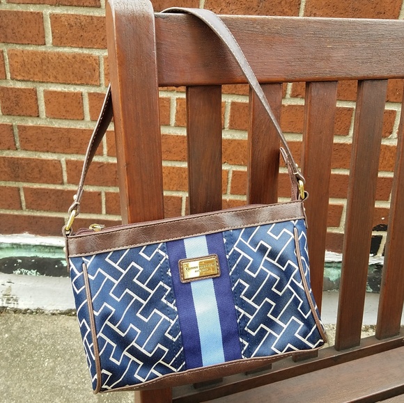 So good I had to share! Check out all the items I'm loving on @Poshmarkapp from @SwagTsunami_ #poshmark<a href="/tag/fashion"class="tags"><span>#fashion</span></a><a href="/tag/shopmycloset"class="tags"><span>#shopmycloset</span></a><a href="/tag/style"class="tags"><span>#style</span></a><a href="/tag/jordan"class="tags"><span>#jordan</span></a><a href="/tag/tommyhilfiger"class="tags"><span>#tommyhilfiger</span></a>