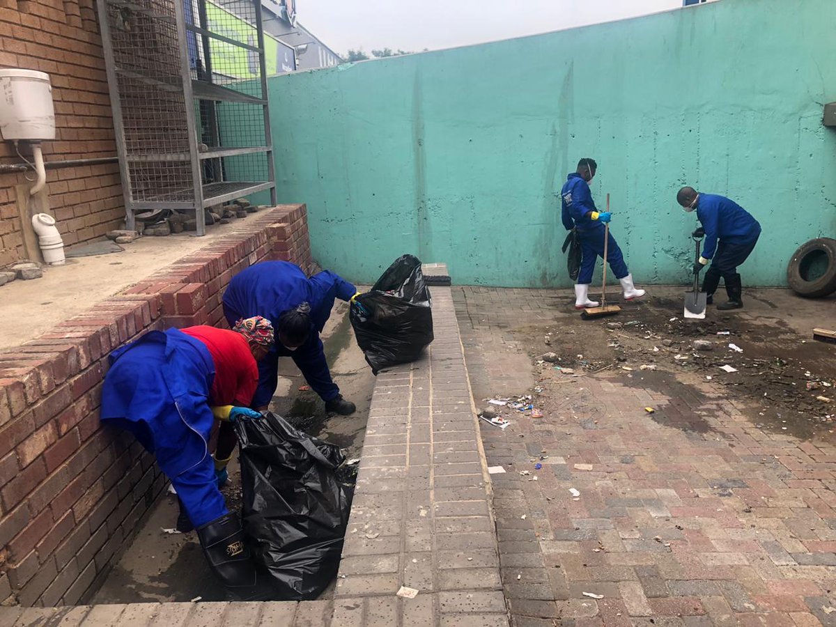 Midrand Transport Facility cleaning  and sanitization,  @jhbproperty is busy!  #Day14ofLockdown  #JoburgCares ^NS