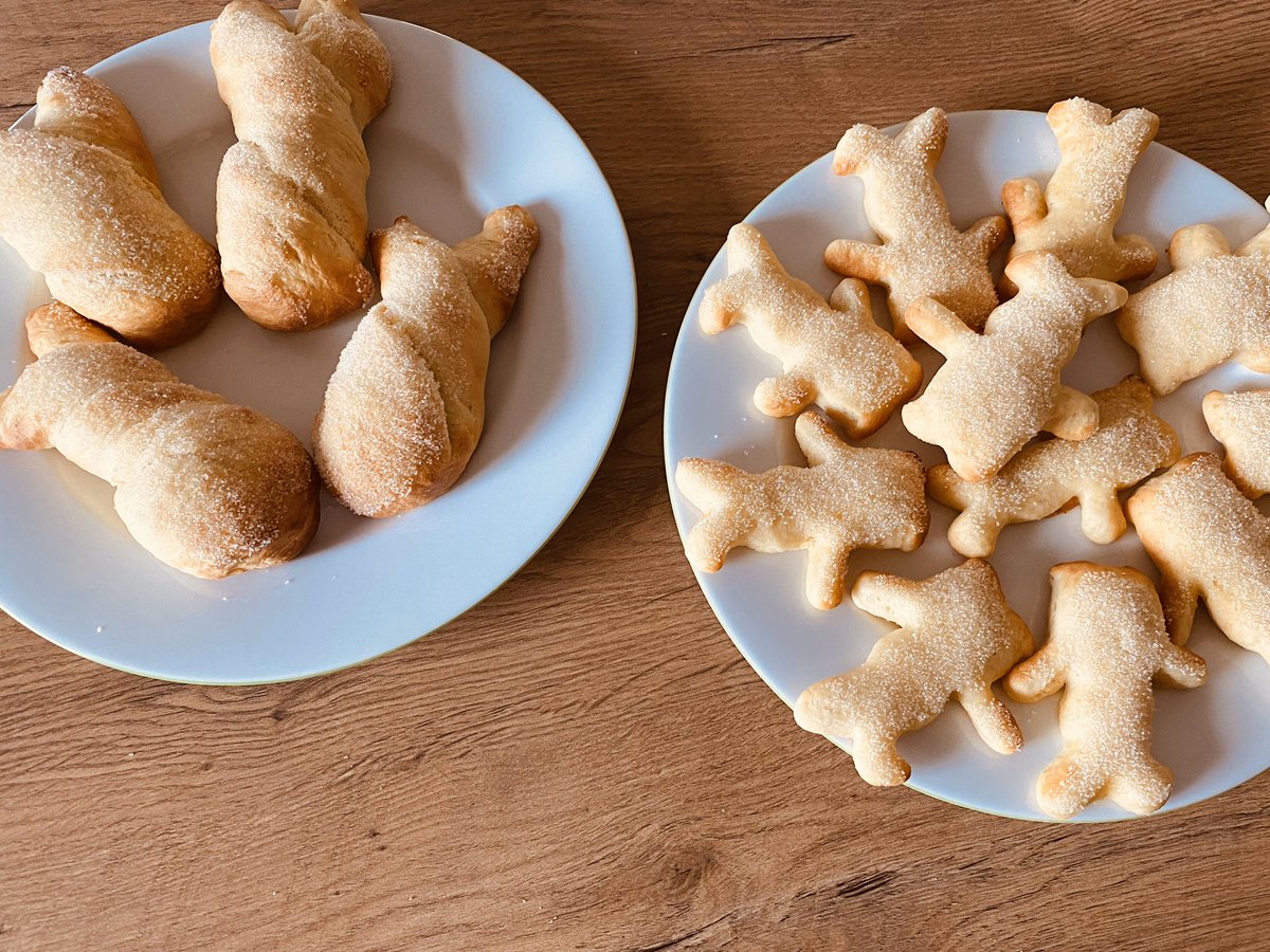 FrauKers's tweet photo. Osterbäckerei ohne @Julia0Free ist dann auch irgendwie nicht so lustig #ohneschnittchen https://t.co/CGjpNJaXZ1