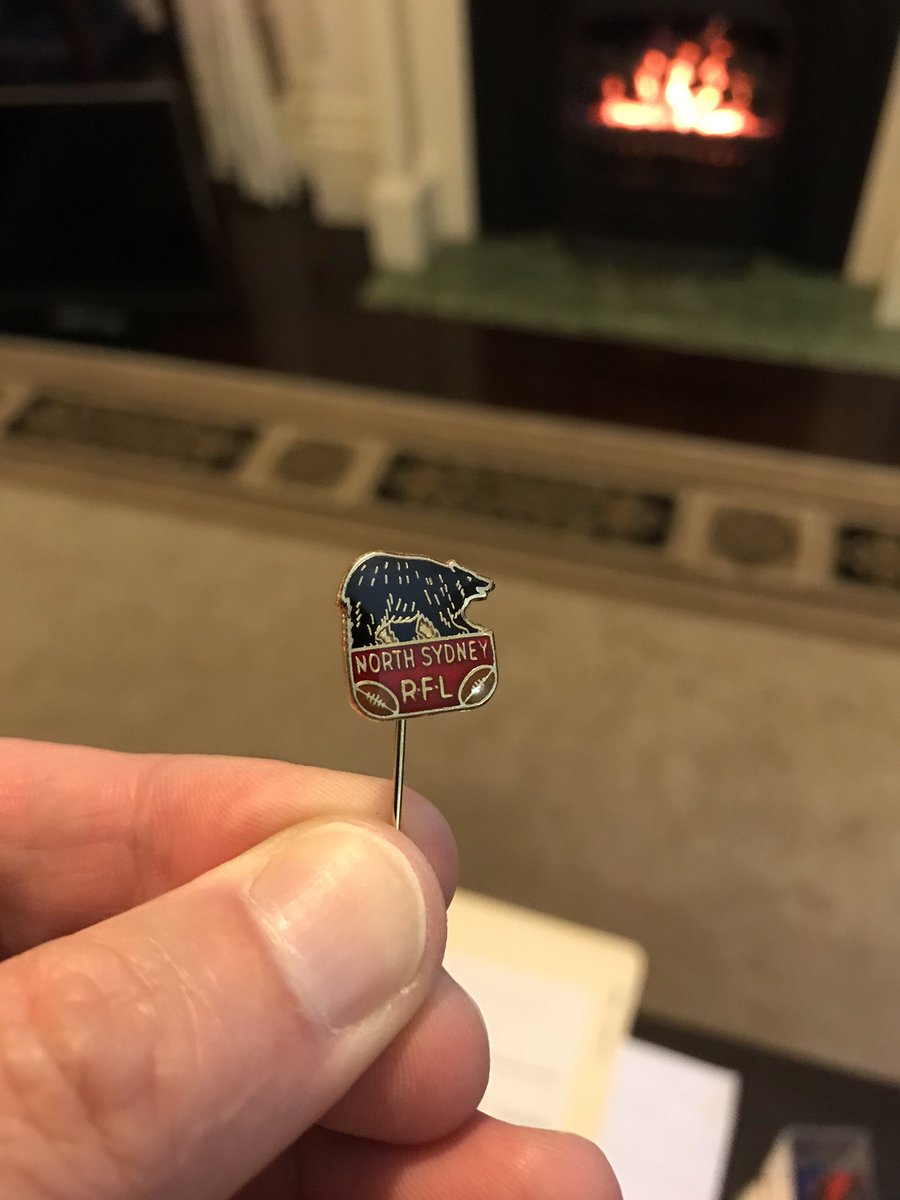 JNBuffier's tweet photo. It seems strange to me that a national footy code doesn’t have a team representing the vast corridor stretching from Sydney Harbour to Lake Macquarie.
The @NthSydneyBears were generous enough to send a young Rugby League fan a few things in 1985.
#BuffsStuff https://t.co/XKLnnz1gUW