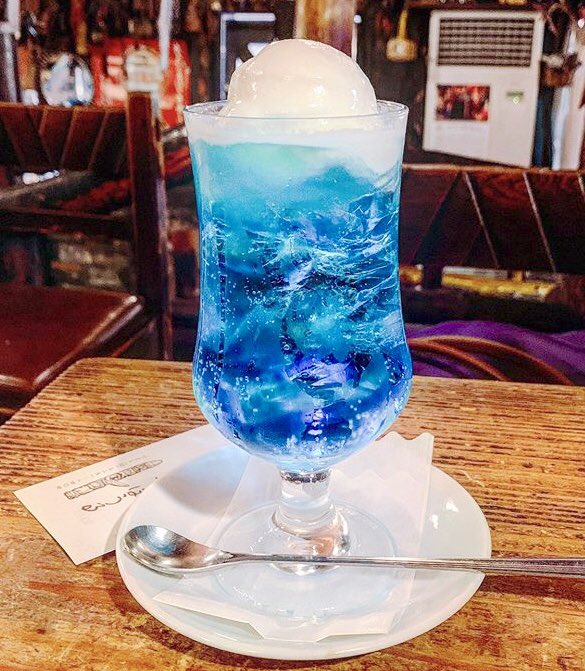 ichido_sweets's tweet photo. 東京都神保町にあるお店「さぼうる」の、色鮮やかなクリームソーダ✨ https://t.co/ps7jJlCDKy