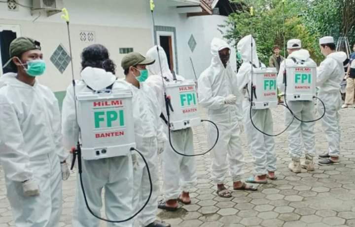StefhanieQueen's tweet photo. Biarkan fakta yg berbicara 
Yg sering teriak" jelekin FPI justru GA Ada bantuan nya sm skli utk warga,, Banser Dan PSI mlh buka donasi smntara FPI tnpa donasi sdh bkrja Dr hati https://t.co/r78lZDAfic