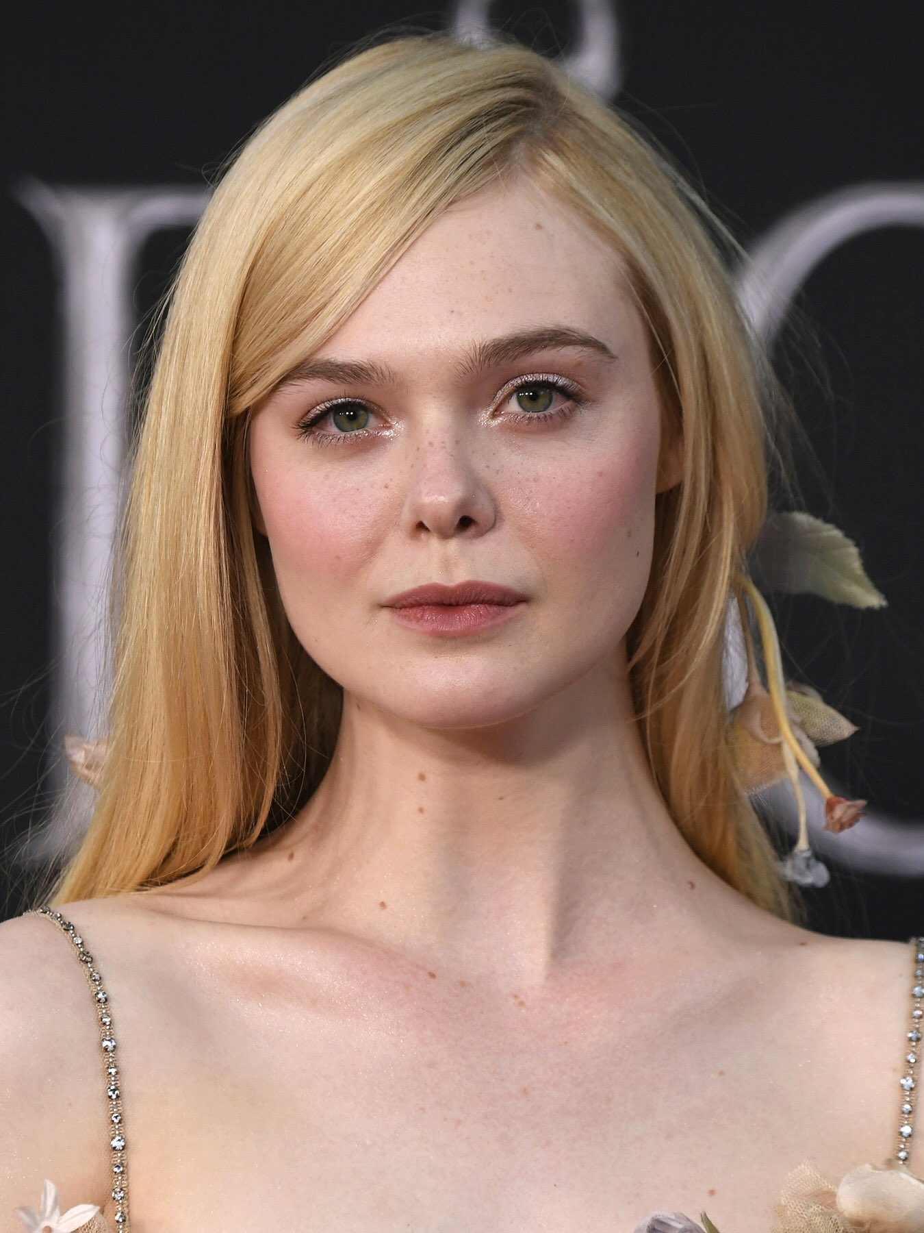Happy birthday Mary Elle Fanning 