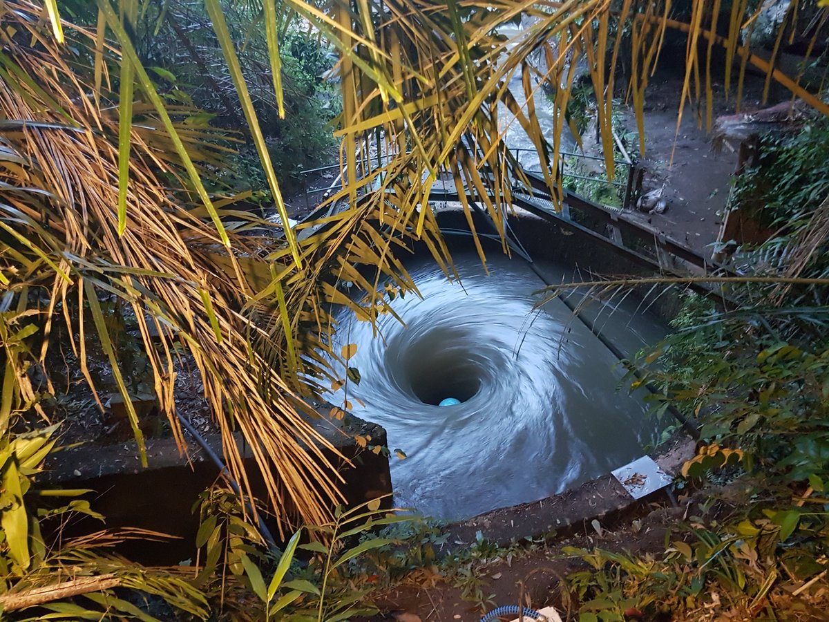 Small #hydropower installations developed by #Leuven company <a href="/TurbulentHydro/">Turbulent</a> are harnesssing the power of rivers and streams worldwide. More #ecofriendly than a dam, and certainly cheaper. #hydroelectricity flanderstoday.eu/jungle-juice-t…