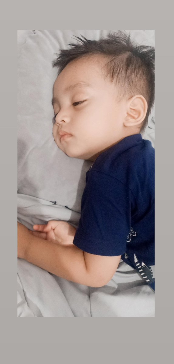 miatsuwij's tweet photo. Drama sebelum bobo anak papah huhuhu akhirnya pules ya nak @Atsuwij https://t.co/GOg2UCCnYV