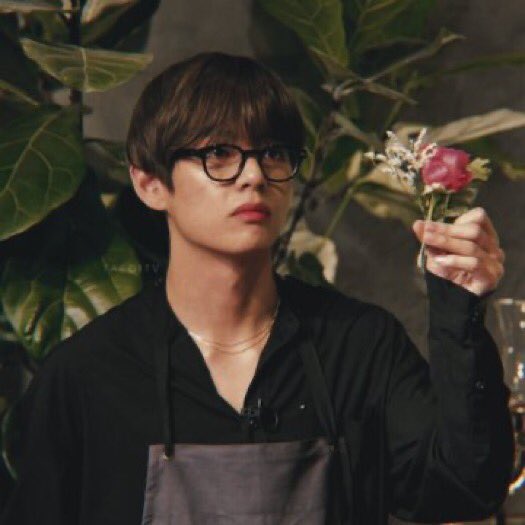 ꒰ day 99 of 365 ꒱hi taehyung, forgot to mention that u looked so cute putting flowers together the other day. ur like a little cute florist :’) it feels like u haven’t posted on weverse in such a long time. pls post updates soon! i hope ur doing well. i love u so much!! ❀