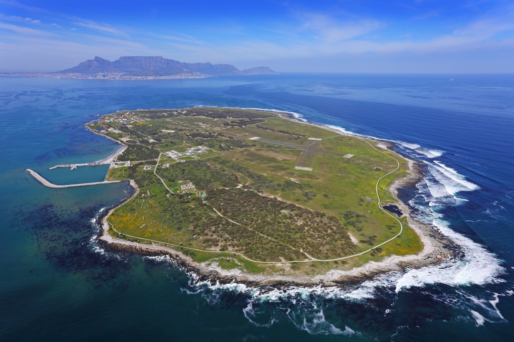 impulsegetaways's tweet photo. Attractions Near Cape Town ~ The Robben Island is an emotional pilgrimage to the former penal colony where many PAC and ANC members, including Nelson Mandela, were incarcerated. https://t.co/Xz8zGBHi2y