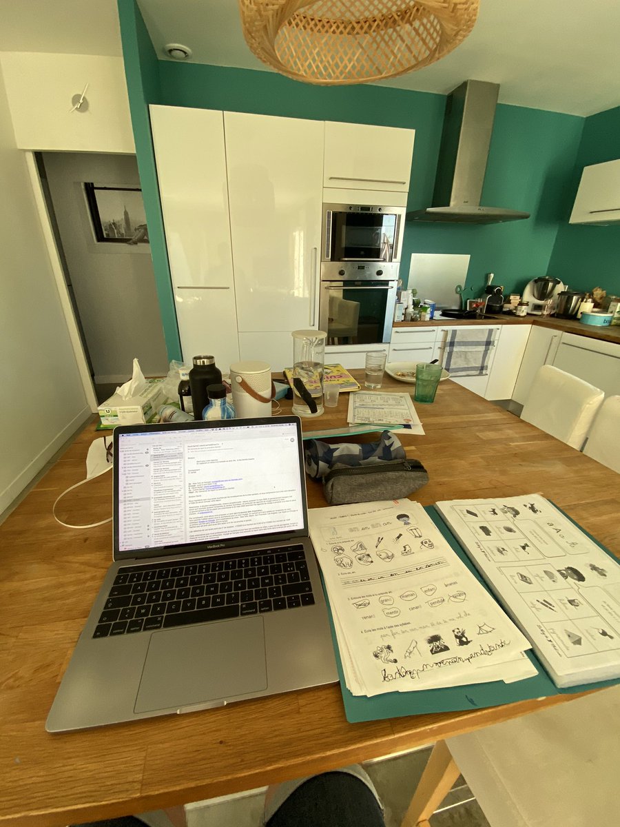 #jesuisagentdevoyages et je jongle entre télétravail et maître d’école ... tout en essayant de sauver ma petite start up. 🙌🏻