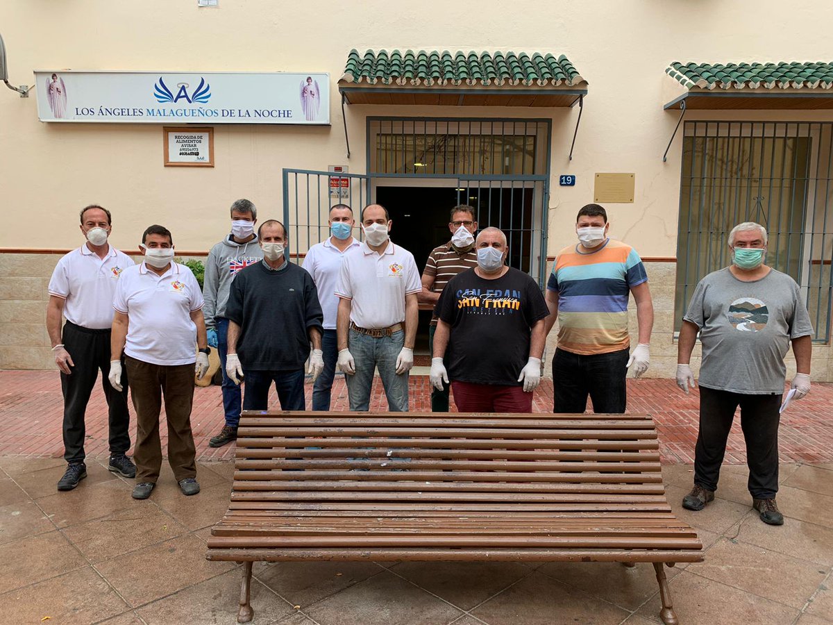 AngelesNoche's tweet photo. Tras unos días complicados por la crisis del coronavirus, reabrimos nuestro Comedor Social con la ayuda de nuevos voluntarios de la Cofradía de Medinaceli.
Gracias, gracias, gracias.
https://t.co/g77HiJn8bF https://t.co/T8iWxy405y