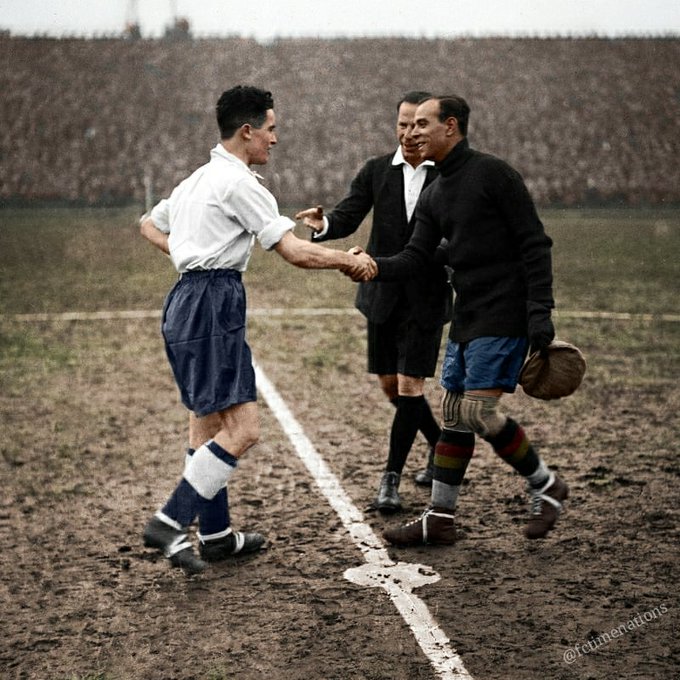 FOTOS HISTORICAS O CHULAS DE FUTBOL - Página 15 EVJRMwyU4AApxBJ?format=jpg&name=small