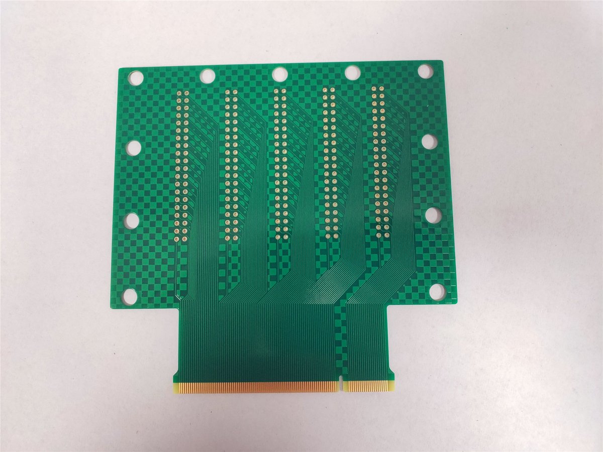 TianPeterson's tweet photo. The Min. Gold Finger Spacing (After Compensation) JSD PCB (UL NO.: E345919) can make is 6mil
#PCB #CircuitBoard #hdiPCB #multilayerPCB #blindviaPCB #buriedviaPCB #PCBassembly #PCBSMT #ImpedanceControl #GoldFingerPCB
Peterson Tian
peterson@jsdpcb.com
Web: https://t.co/x9v0Wdf1h5 https://t.co/rciS1miVq5