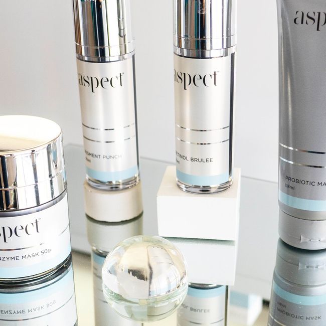 HelloSkinmart's tweet photo. Now is the perfect time to learn how to give yourself a professional grade facial from home given that all of our clinics are closed.
.
#skinmart #aspectskin #summerskin #aspectskincare #bathroomessentials #skincare #skincareaddict #skincarecommunity https://t.co/6x9eyDFSrF