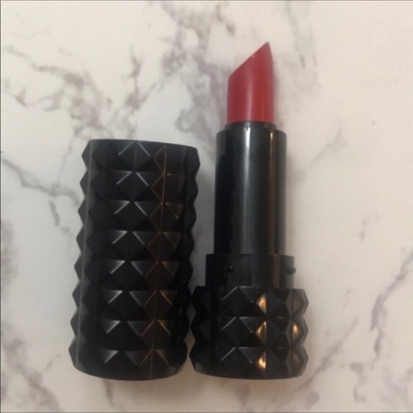 freshthreadstpa's tweet photo. So good I had to share! Check out all the items I'm loving on @Poshmarkapp #poshmark #fashion #style #shopmycloset #sephora #velvetheart #christianlouboutin: https://t.co/6G56JrBQAg https://t.co/oz972M47bd