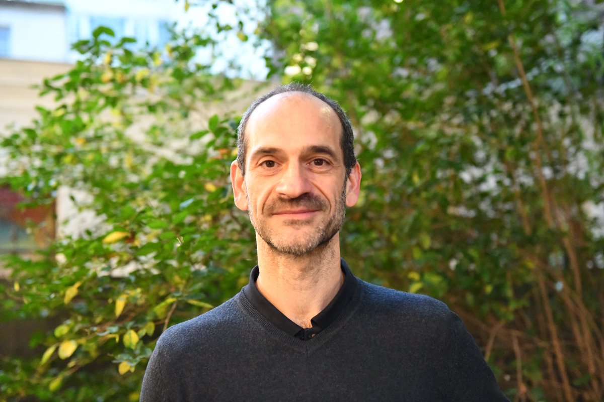 institut_curie's tweet photo. "Il est important d’investir dans la #recherche pour comprendre les mécanismes cellulaires et prévenir les risques liés aux épidémies à #coronavirus."

4 questions à @Team_FranckP 👨‍🔬, directeur de notre unité de recherche Biologie Cellulaire &amp; Cancer. ⏩ https://t.co/s18ITC8nqL https://t.co/vTJa6mbnyn