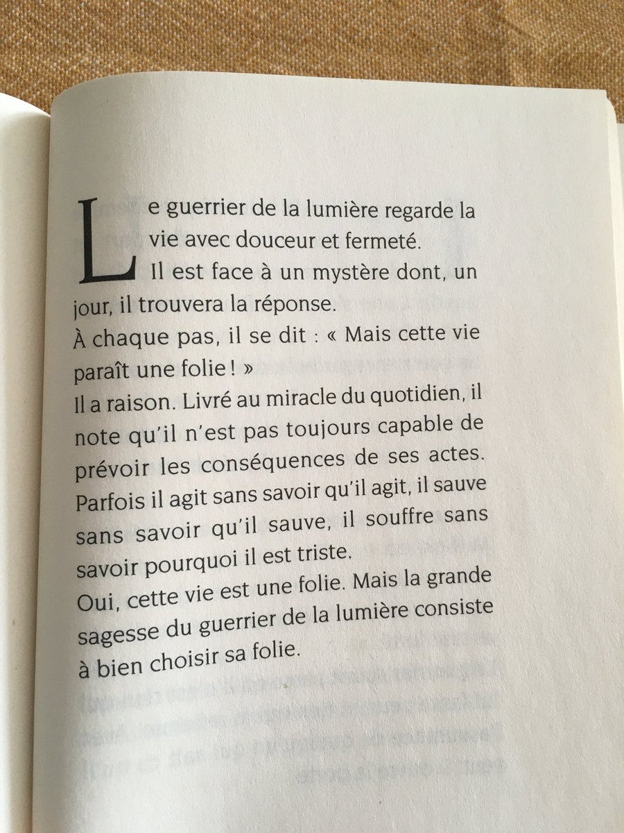 annEpicure's tweet photo. Je pose ça là #pauloCoelho #manuelDuGuerrierDeLaLumiere #pensee #seRecentrer #lessentiel #resilience ✍️ https://t.co/edQYKwbCzq