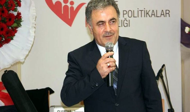 'Açız' diyen yurttaşa 'Geber' yanıtı veren Nail Noğay görevden alındı
cumhuriyet.com.tr/haber/nail-nog…