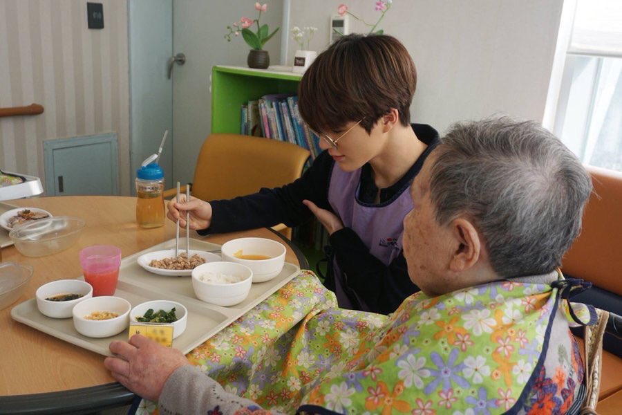 ทำไมพ่กแกไม่เกิดเป็นพี่น้องกันจริงๆ ไปเลยวะ หรือพระเจ้ากลัวคนข้างบ้านอิจฉา เป็นไปได้