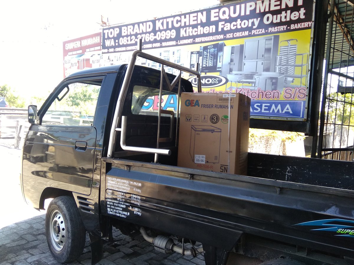 Hai Guys, hari ini Kami lagi ada Pengiriman Gea Chest Freezer Type AB-106 R ke Customer di Ungasan. 
More Info :
📲081237660999
💻tokokitchen.com
💻tokokitchen@gmail.com
📌Jln.Bypass Ngurah Rai No.17 c Suwung, Denpasar-Bali
📌Jln.Alternatife Cibubur No.1 Nagrak