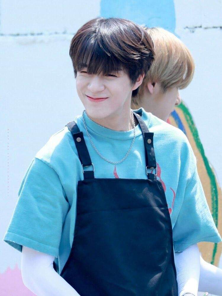 ¬the duality of lee jeno; from baby to bae. #JENO a thread;