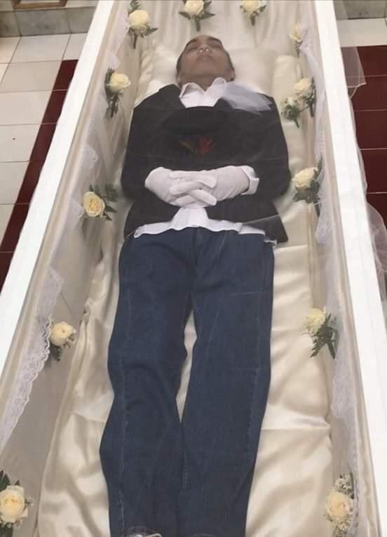 bung23aris's tweet photo. Rest in Love Kk bu! #RestInLoveGlennFredly https://t.co/LInjl6sFnb