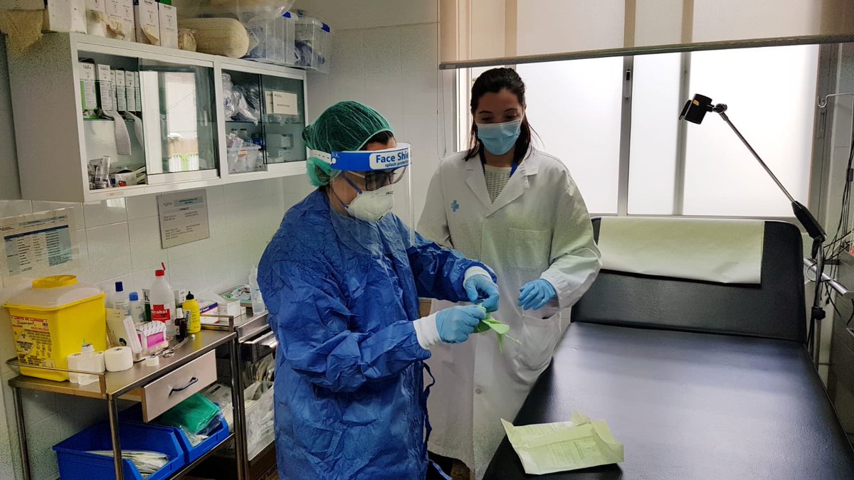 sussevi's tweet photo. Treball en equip. Treball en primera línea. Tots junts ens ajudem. Teletreball. Seguiment de pacients COVID. 🧑🏼🔬👩🏻🔬Metges. Enfermeria. GIS. TCAI. Pediatria. Neteja. Tots!!! 🦠💉🩺🔬 💊ICS. ↪️ Generalitat de Catalunya ↪️ Cap Centro de Atención Primaria Rambla #orgulld’equip 🔝 https://t.co/se0mZIxrNW