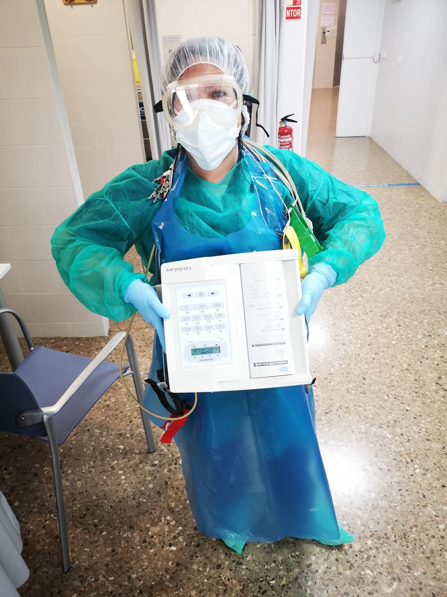 sussevi's tweet photo. Treball en equip. Treball en primera línea. Tots junts ens ajudem. Teletreball. Seguiment de pacients COVID. 🧑🏼🔬👩🏻🔬Metges. Enfermeria. GIS. TCAI. Pediatria. Neteja. Tots!!! 🦠💉🩺🔬 💊ICS. ↪️ Generalitat de Catalunya ↪️ Cap Centro de Atención Primaria Rambla #orgulld’equip 🔝 https://t.co/se0mZIxrNW
