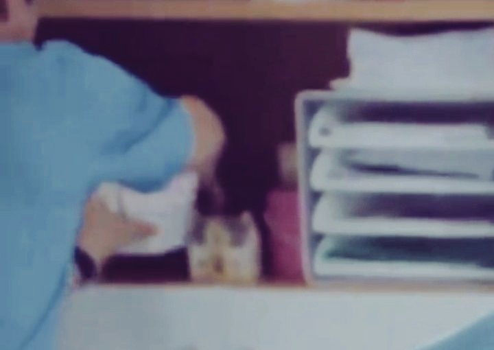 mind-blowing.in episode 3, ikjun was all over songhwa's work space. he even placed the brain model in front of him. is that a miniature house/home ??? appear. disappear. i'm— #HospitalPlaylist