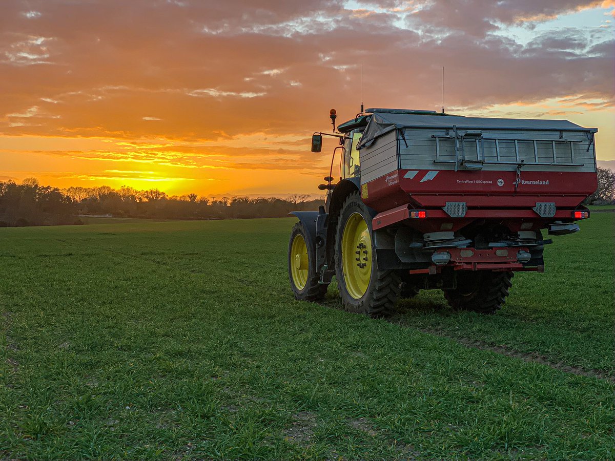 Sunset over grundisburgh  🌅 🚜