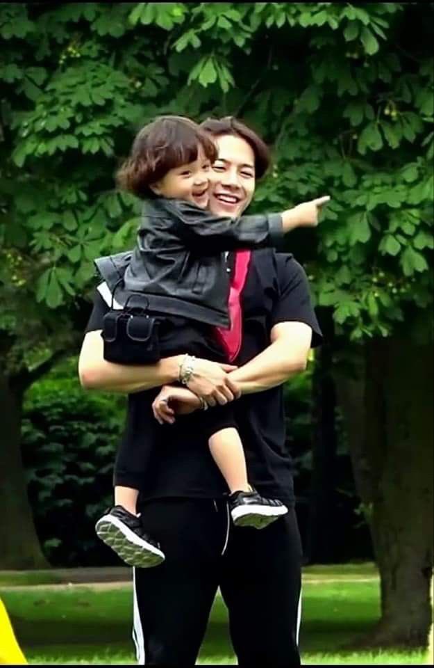 jackson wang being daddy material ; a thread