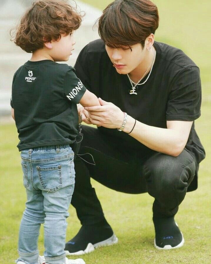 jackson wang being daddy material ; a thread