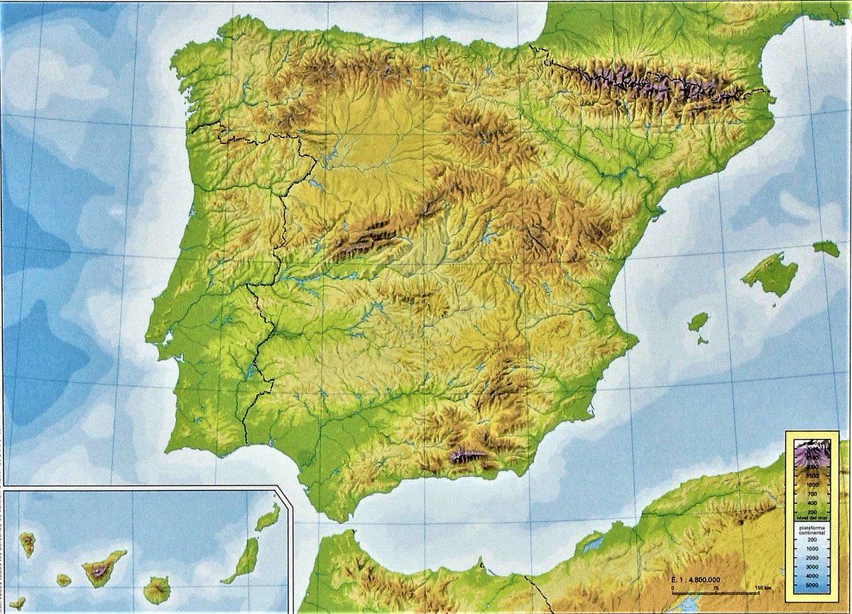 Diego_GarSan's tweet photo. Todos coinciden en el tiempo para Jueves Santo:
Chuvascos en el norte...

Chumadrileños en el centro y chuandaluces en el sur😁
#quedatencasa https://t.co/YEhgwtZ2ze