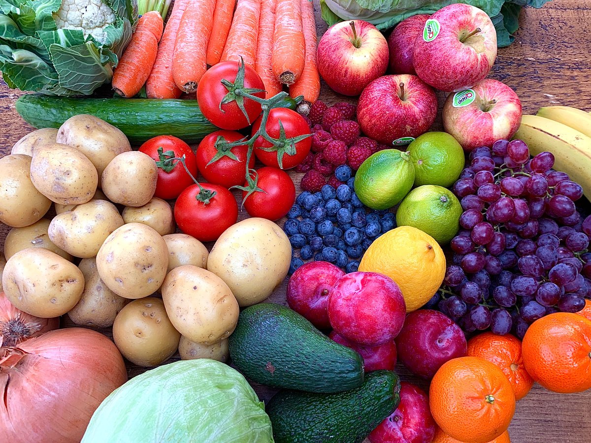 fruit2u_'s tweet photo. Our Fruit, Veg and Salad boxes for a family of 4-5 for a week are available to order over Easter. They will be dispatched next week when we return. Just ยฃ27.95 delivered. ๐Order today: https://t.co/bGH3eH2Vt4
#fruitdelivered #fruit #vegetables #salad https://t.co/0ceuBpBjpu