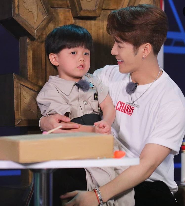 jackson wang being daddy material ; a thread