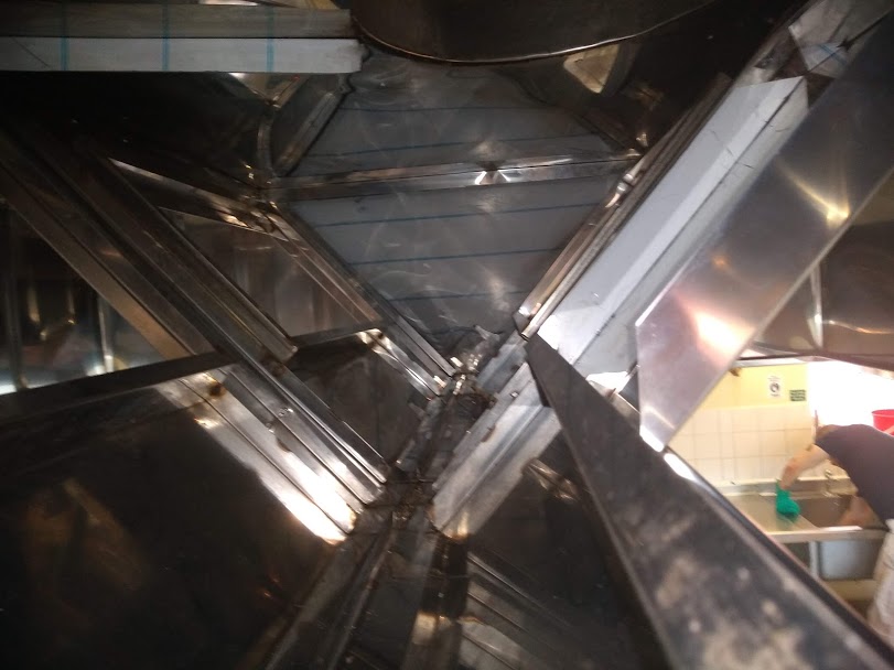 We are helping customers whilst their businesses are closed. Is your extraction system due its annual clean in the coming weeks?

Get in touch and we can discuss a quote. Deferred payment scheme available to support the hospitality 
#cleaning
#kitchen 
#hygiene 
#firesafety