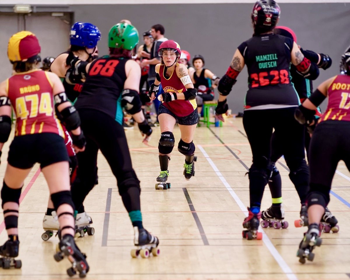 En souvenir de la dernière étape des Léopards et de ce super week end ensemble ! ❤️
Et en attendant de pouvoir remonter sur le track et de repartir à l'assaut ! 💪 

#jeudiphoto #RollerDerby #Leopard #Track #Championnat #Souvenirs
