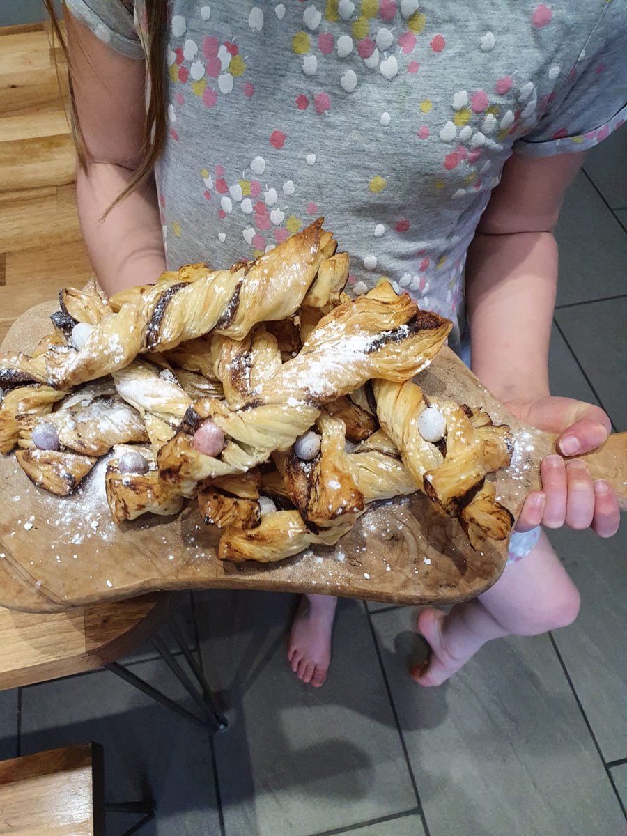 urbanheardcic's tweet image. Missing your coffee shop pastries? Stuck for ideas to do with the children? Try making these super easy puff pastry twists. Roll the pastry out, spread on chocolate put them in the oven...#yumyum #lockdown #thingsforkids @Solihull @Solihull Community TV @SolihullCouncil #stayhome