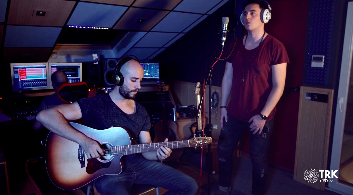 elmundodetulsa's tweet image. Alpha Circle, proyecto musical entre la canción de autor y con guiños al Indie Pop Rock, estrenan "Shoe on the other foot" una b-side grabada en los estudios de TRK music.

youtube.com/watch?v=W9HQON…