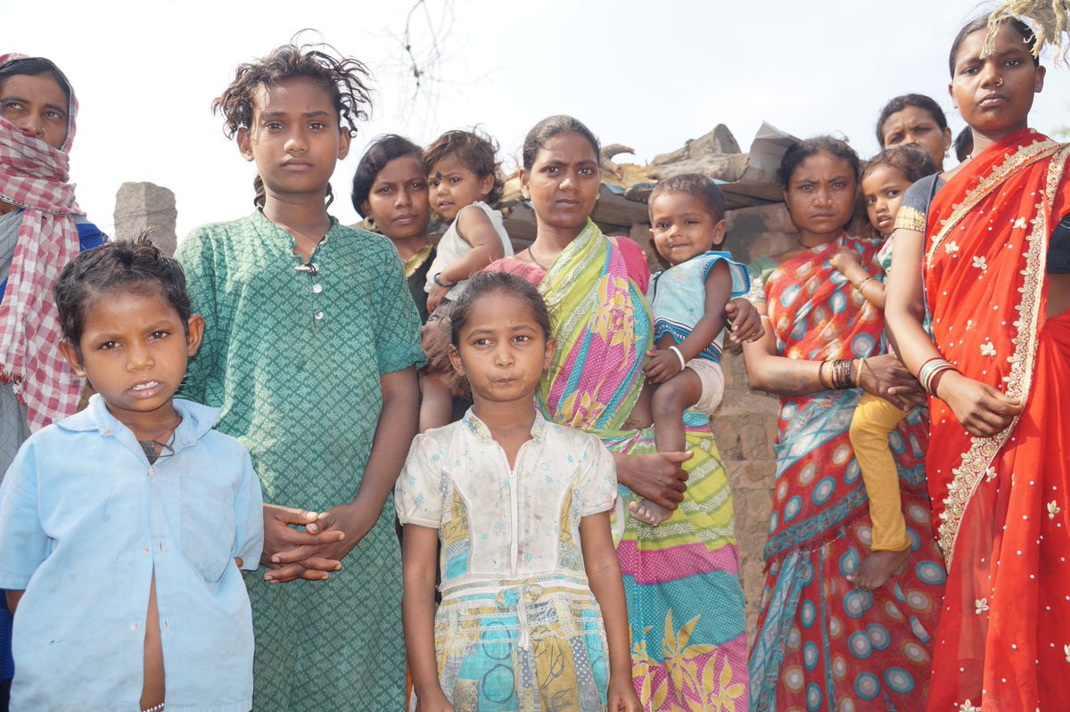 Some pictures by the team who visited the site. Since kilns are away from villages, the few shops which they accessed are closed. There is no milk, no pulses, No vegetables for them. 324 children in 64 worksites @jayesh_ranjan  @spsangareddy  @Naveen_Odisha