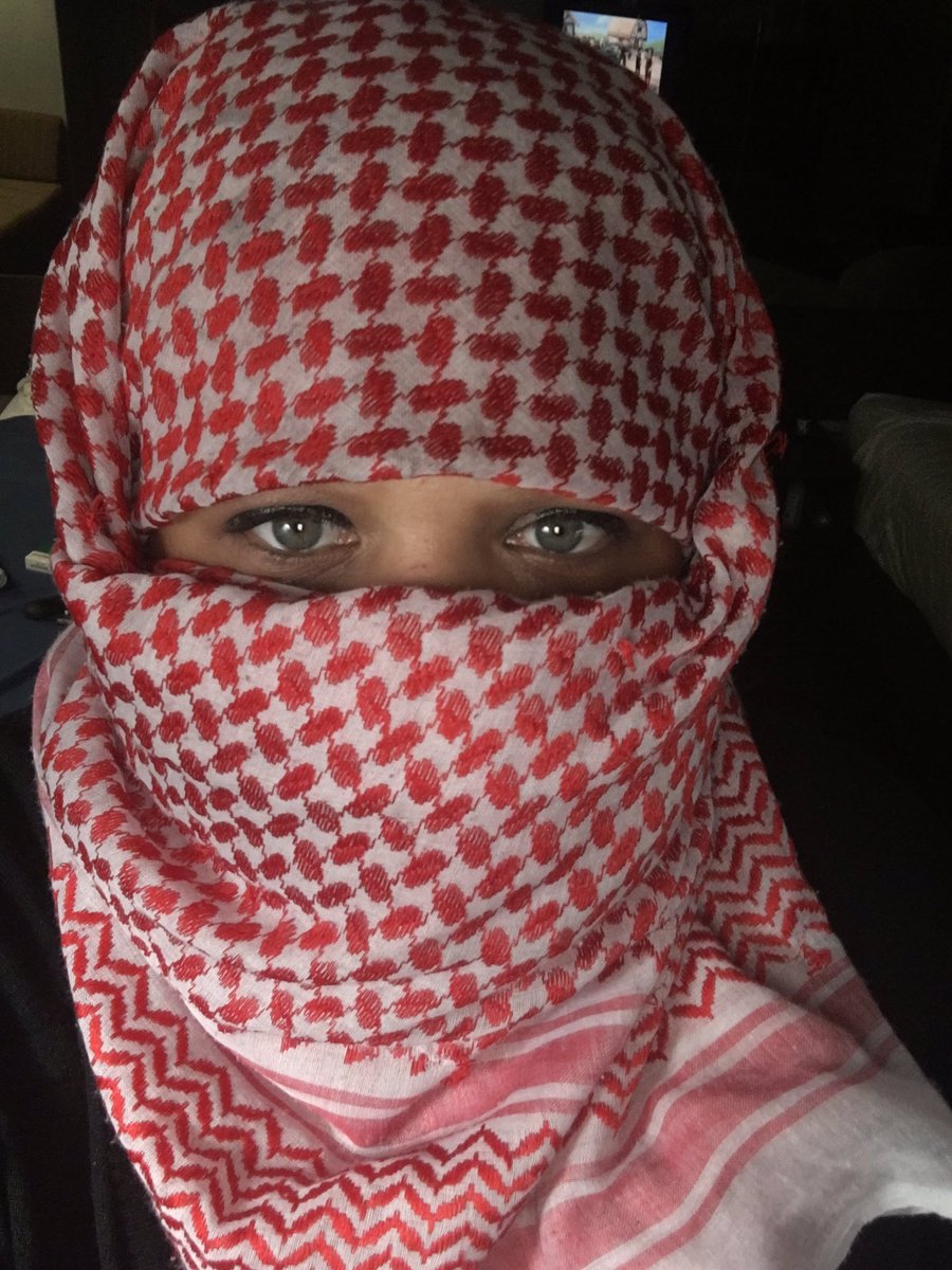 SecretRoseGold's tweet photo. #assalamualaikum #niqab #ruband #coverup https://t.co/AMqfyroJY4
