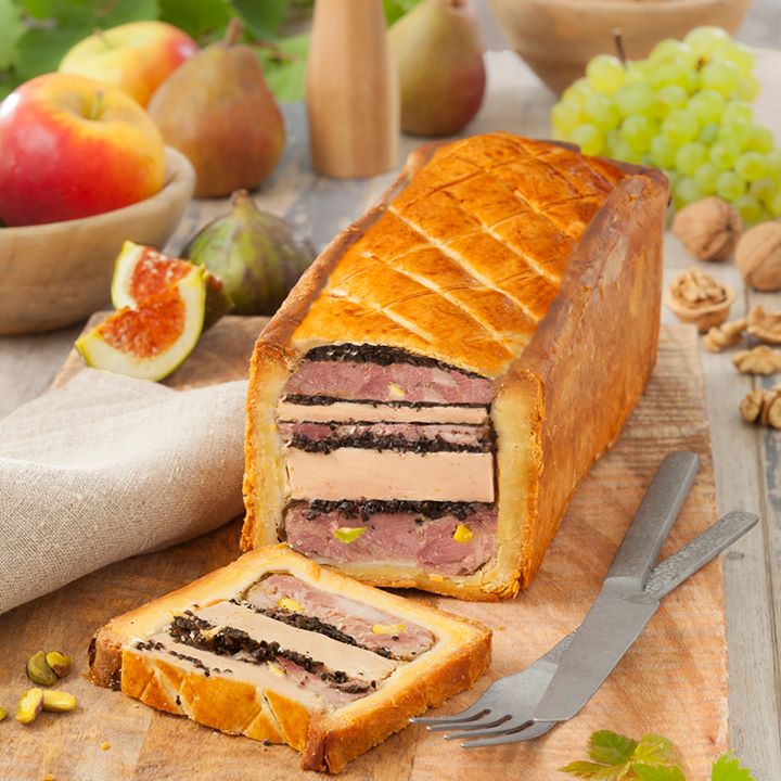 MariePierrePe's tweet photo. En ces fêtes de Pâques un peu particulières, si vous prépariez un pâté en croûte de Foie Gras ? Ce n’est pas parce que la fête aura lieu en tout petit comité qu’il ne faut pas se faire plaisir 😁 ! https://t.co/FEd6pNfapw https://t.co/D0ggwvF2cT