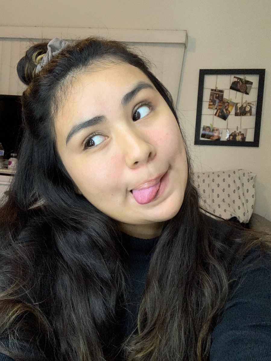 _IsaLove_'s tweet photo. :P :} https://t.co/5JaacT2aRG
