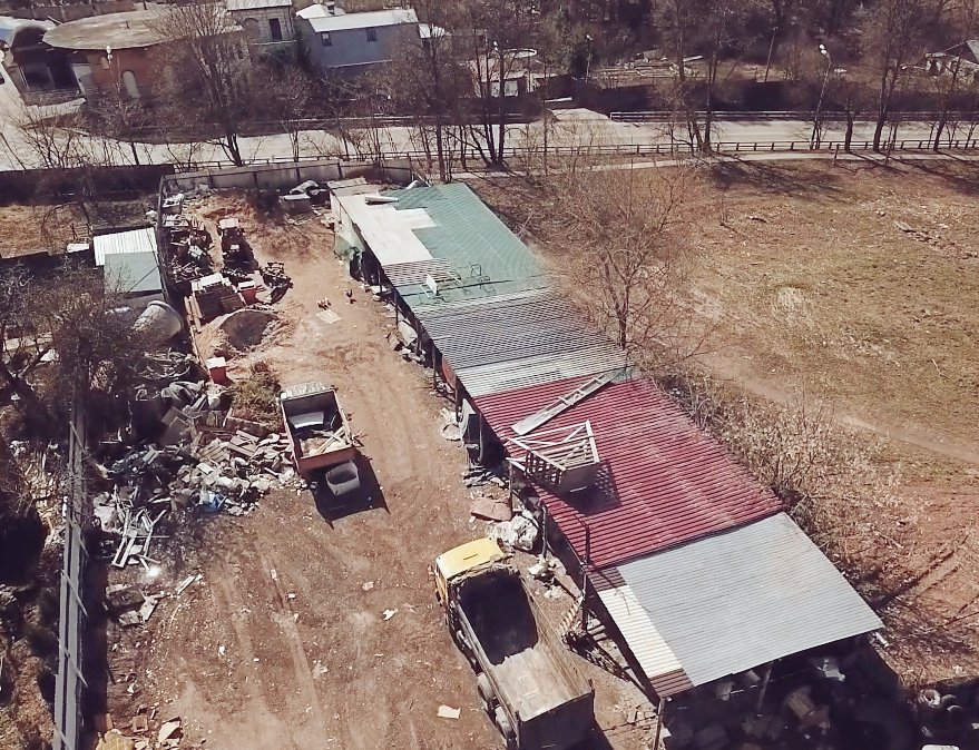 Jenny_rus's tweet image. Today I had a job shooting a story from the sky. I'm shocked. We destroy ourselves and our lives: our planet cries, but we do not hear and again and again throw away tons of plastic. The photo is not a dump, it is one of the prestigious areas where people live. #climateissue