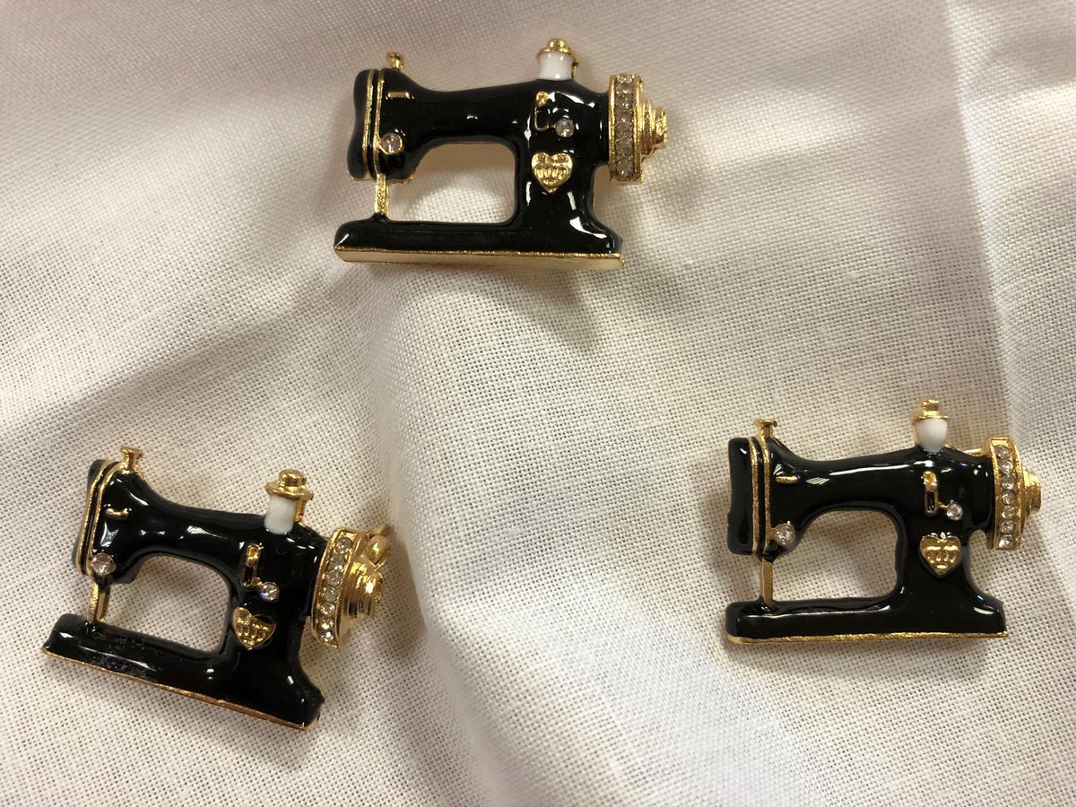 littlefabshop's tweet image. We would like to put a smile on someone's face.😊 
Just found 5 of these little Sewing Machine pins, brooches under desk in shop. 
Post your pet pics to this post and we will pick our fav 5 and send them after the bank holidays. 
Uk only sorry because of post atm 
#HappyEaster