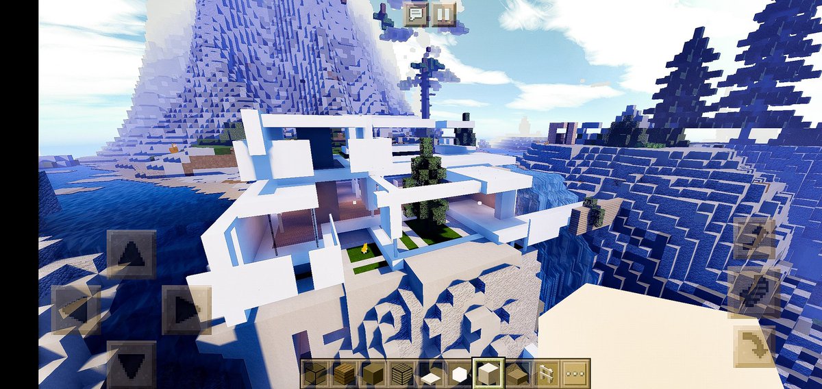 BENGIIIIII1's tweet image. Modern mcpe house build, like if you want me to make a speedbuild in YT 🙂.
Under construction 🙂