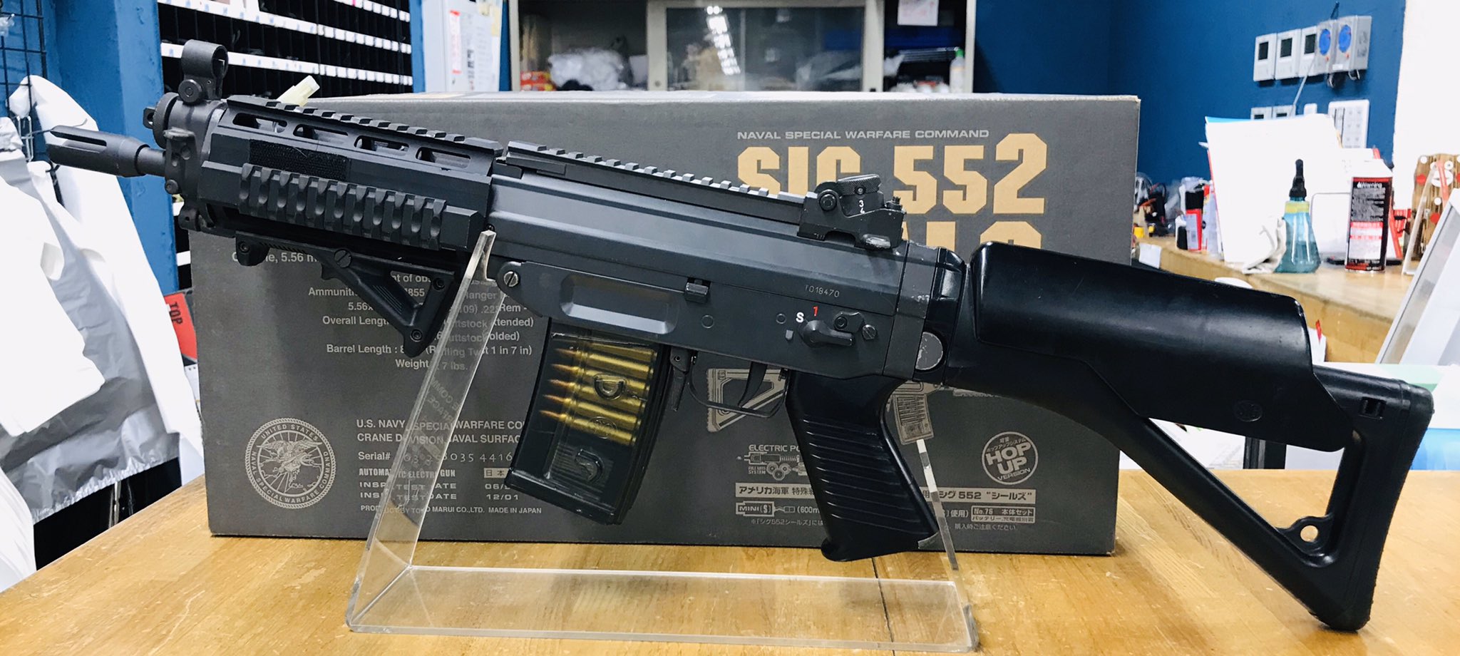 モケイパドック 中古品市場 V Twitter マルイ電動ガンカスタム Sig552 上物品 メタルレシーバー レールハンドガード レールカバー マウントベース Peqケース Afgグリップ取付済み 内部はkit Boyスリムステップ3fet組込 パドックbaカスタム済 初速0 2g