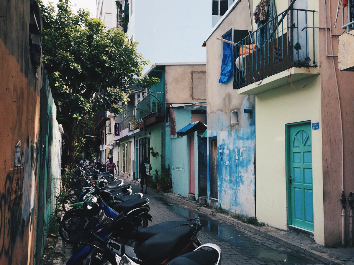In Malé they basically ran out of room and so started building up. The streets are narrow and many large and inter generational families share the same small and open flats. There isn’t really any ‘supermarkets’ in the western sense. Other than the large fish / veg market..