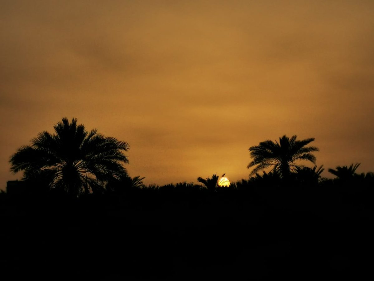 World_Weatherr's tweet photo. الغروب من قرية المسفاة #الرستاق
تصوير يعرب السيابي https://t.co/wEaniuOzb3