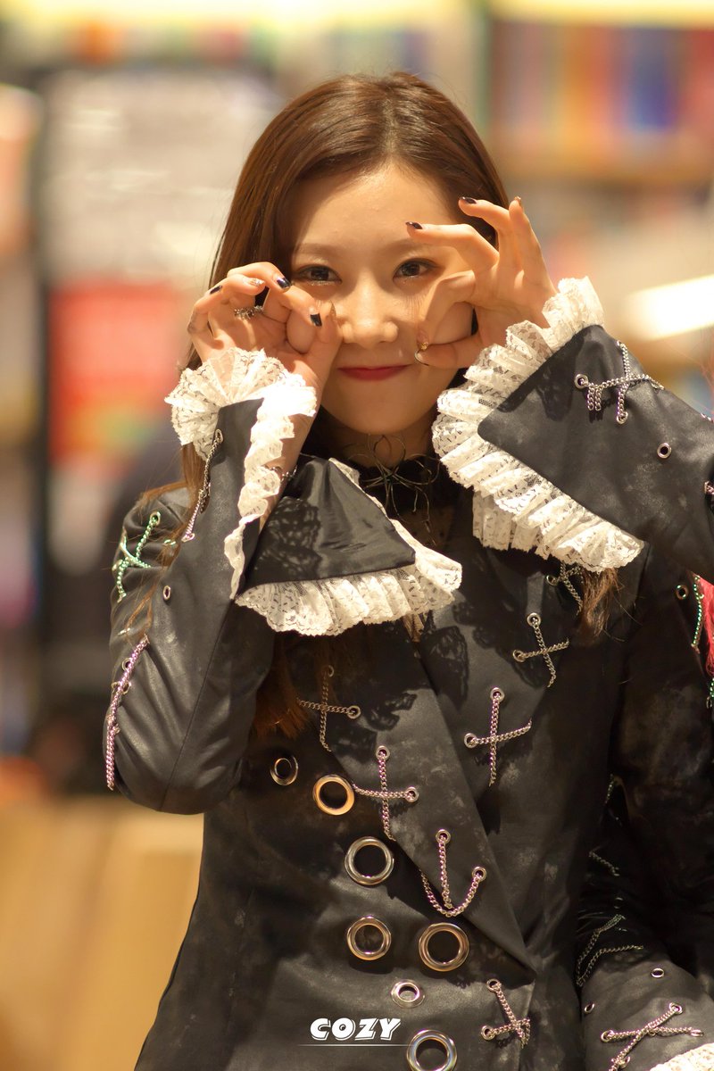 cozy_13's tweet photo. 2017.04.09
#Dreamcatcher #드림캐쳐
@hf_dreamcatcher https://t.co/GtShbm4PMT