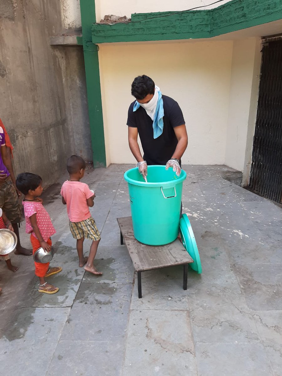 DiMaRF5's tweet photo. To help the vulnerable and the marginalized to cope with this extraordinary pandemic, We are working round the clock and request you all to come forward and do the best you can.
#WeStandWithFellowCitizens #staysafestayhome #IndiaFightsCorona
#DiMaRF #ResolvedToFightDisaster https://t.co/i7cuWE2avL